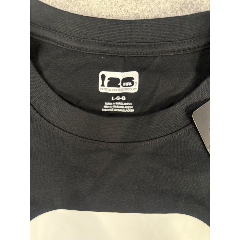 FIFA World Cup 2026 Mens T-Shirt Black Trophy Graphic Outerstuff NWT LARGE - Picture 3 of 7